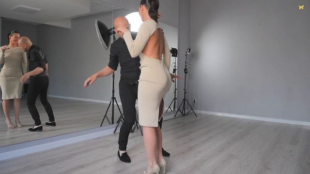 Liana teaches me to dance Disco - Liana & CaptainSalsa 🔥⚡️💪