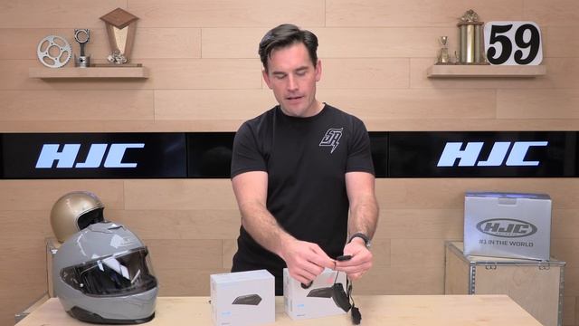 HJC Smart 21B and 50B Bluetooth Headset by Sena Review at SpeedAddicts.com смотреть онлайн