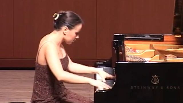 Ksenia Kogan plays Liszt Rhapsody (2/2) смотреть онлайн
