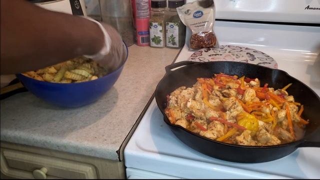CHICKEN SOUVLAKI LOADED FRIES 🍟 😋 👌🏾 #THEDUFFUSFAMILYCHANNEL смотреть онлайн