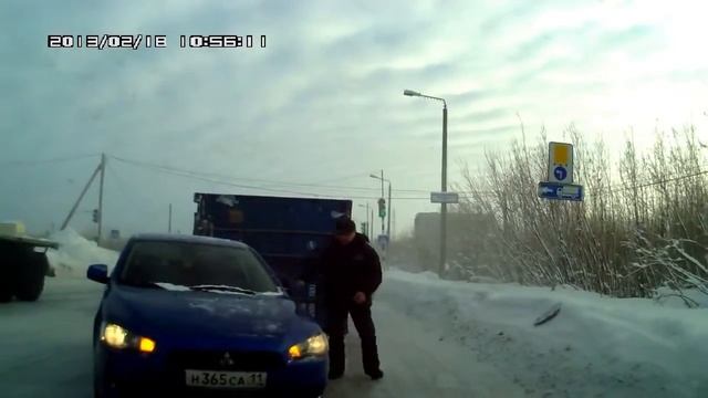 Падение контейнера на дороге hd7201 смотреть онлайн