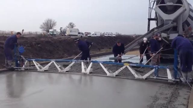 PROFAL INDUSTRY S.R.L - Turnare beton rutier / Road concrete pouring - 2 смотреть онлайн
