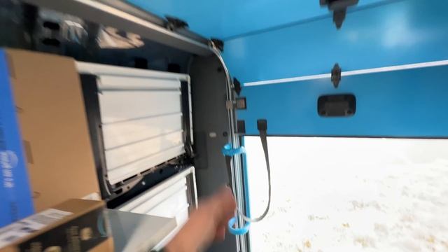 RIVIAN ELECTRIC AMAZON Майже ідеальна вантажівка | Огляд Авто Доставка Амазон смотреть онлайн
