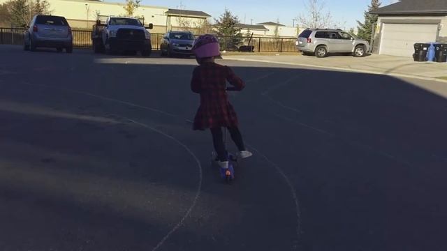 Mini Micro Scooter - Race Track смотреть онлайн