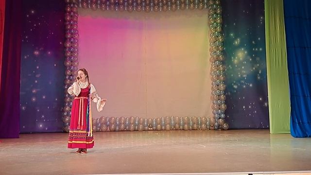 Слова Бытенко, музыка Темнота "Кнопочки баянные" исполняет Дарья Бачевская смотреть онлайн