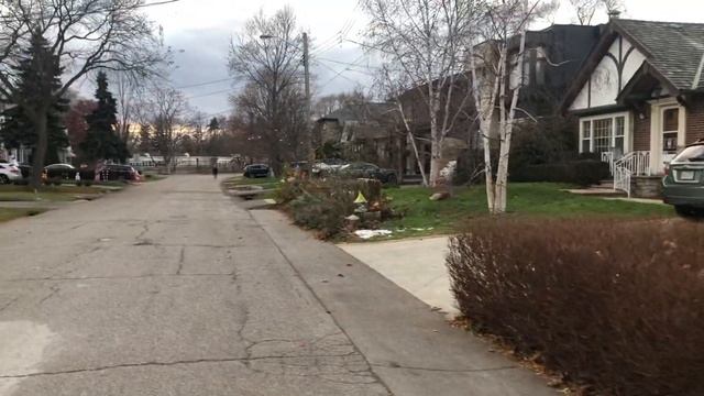 Дед Мороз или Санта Клаус? Уличные приготовления к Рождеству смотреть онлайн