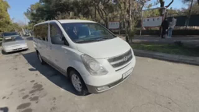 Мнивэн Hyundai H-1