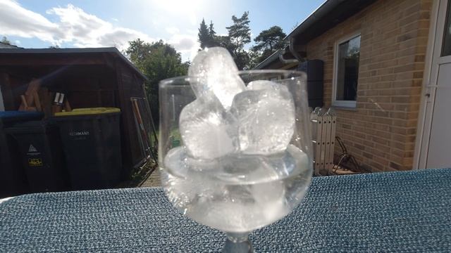 DJI Osmo Action - Timelapse Melting Ice Slowmotion смотреть онлайн