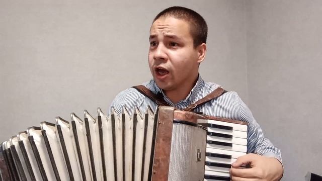Песня без фанеры"Как в море камни"на аккордеоне. смотреть онлайн