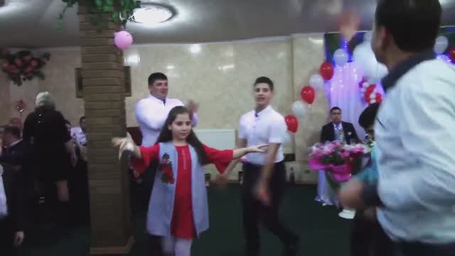 Кавказская свадьба. Детвора жжёт лезгинку смотреть онлайн