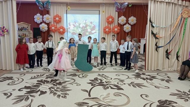 Окно и гном