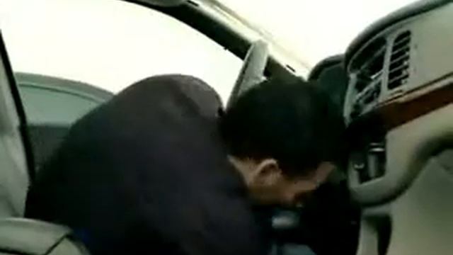 Обезьяна жжет