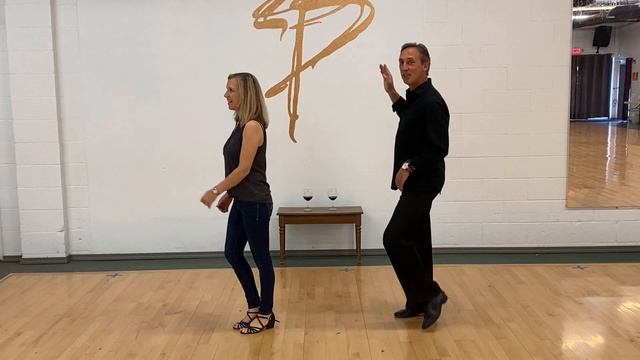 East Coast Swing Outside Turn - Beginner Ballroom Dance Lessons in Reno NV смотреть онлайн