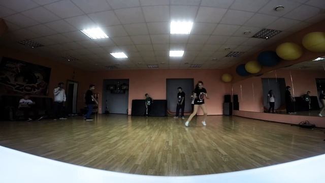 B-Zone Hip-Hop Practice | Mel & Students