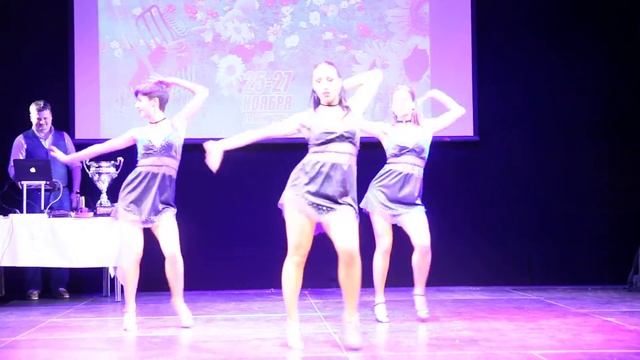 Вика Сеславина, Наташа Сиренко и Саша Ломакина на Преподпати 2016.