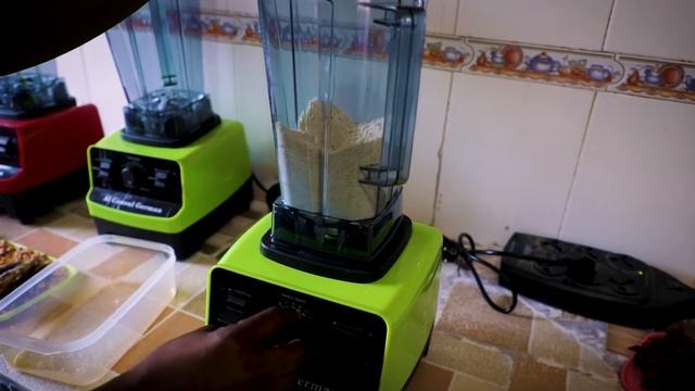 Blending Dry Maize with AL Consule Commercial Blender смотреть онлайн
