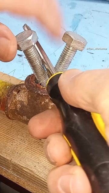 An experienced Plumber will find a solution to any situation! #shorts #plumbing #tips #tricks смотреть онлайн