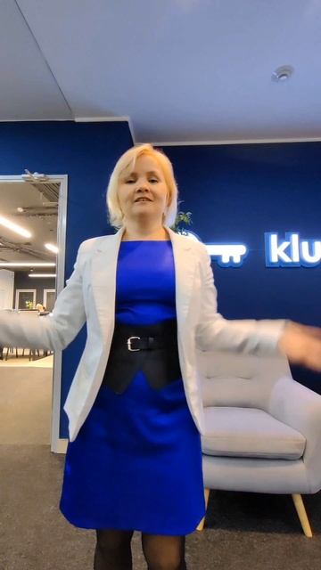 С 8 марта, красотки!