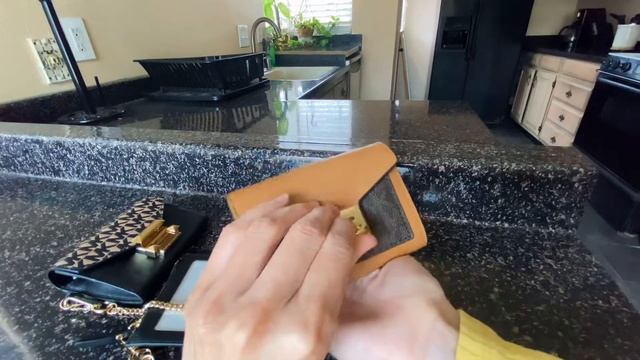 Michael Kors wallet comparison | Whitney wallet & Manhattan wallet смотреть онлайн