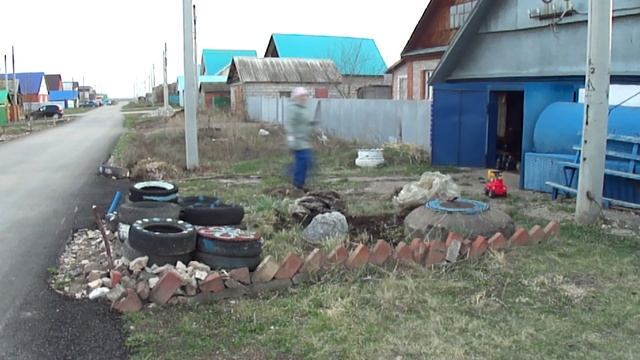 Вышли на субботник в деревне! АКРОБАТЫ ОТДЫХАЮТ!
