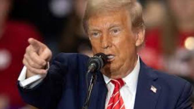 Трамп угрожает НАТО и смягчает торговую политику смотреть онлайн