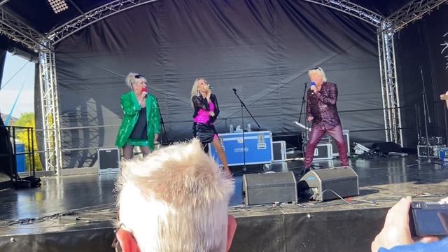 Buck’s Fizz my camera never lies Lowestoft seafront 2023 смотреть онлайн