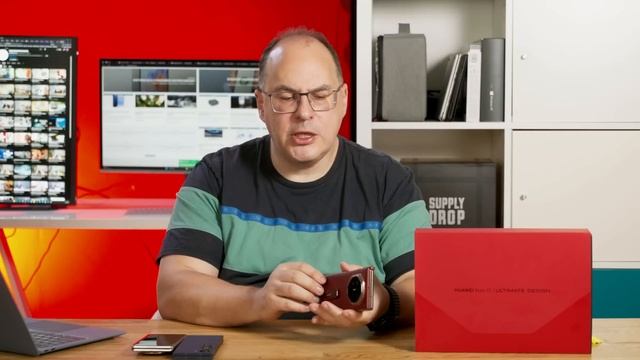 Обзор Huawei Mate XT - трикладушка, самый дорогой имиджевый аппарат смотреть онлайн