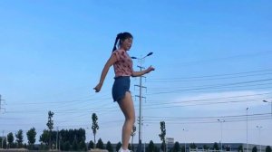 Цин Цин танцует под T-ARA(티아라)Roly-Poly(롤리폴리)dance cover by Qingqing #青青洗牌  [#KPOP IN PUBLIC]