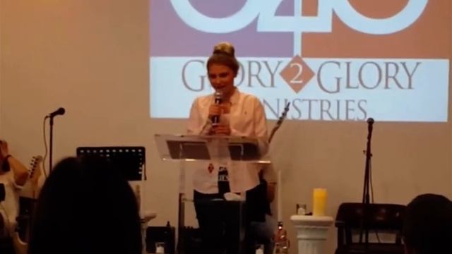 Taira Lee Singing Jesus Take The Wheel!!