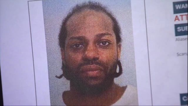 Man walks into Baltimore grocery store, attacks guard with machete, agents say смотреть онлайн