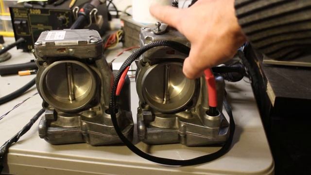 Mercedes 600SL ASR throttle actuators repaired смотреть онлайн