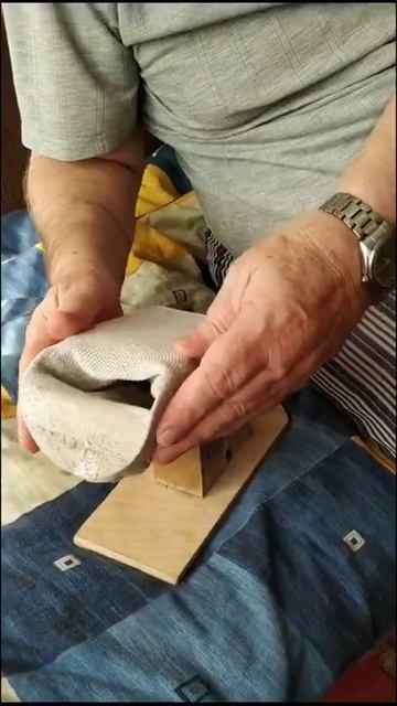 Приспосоление для одевания носков не наклоняясь. смотреть онлайн