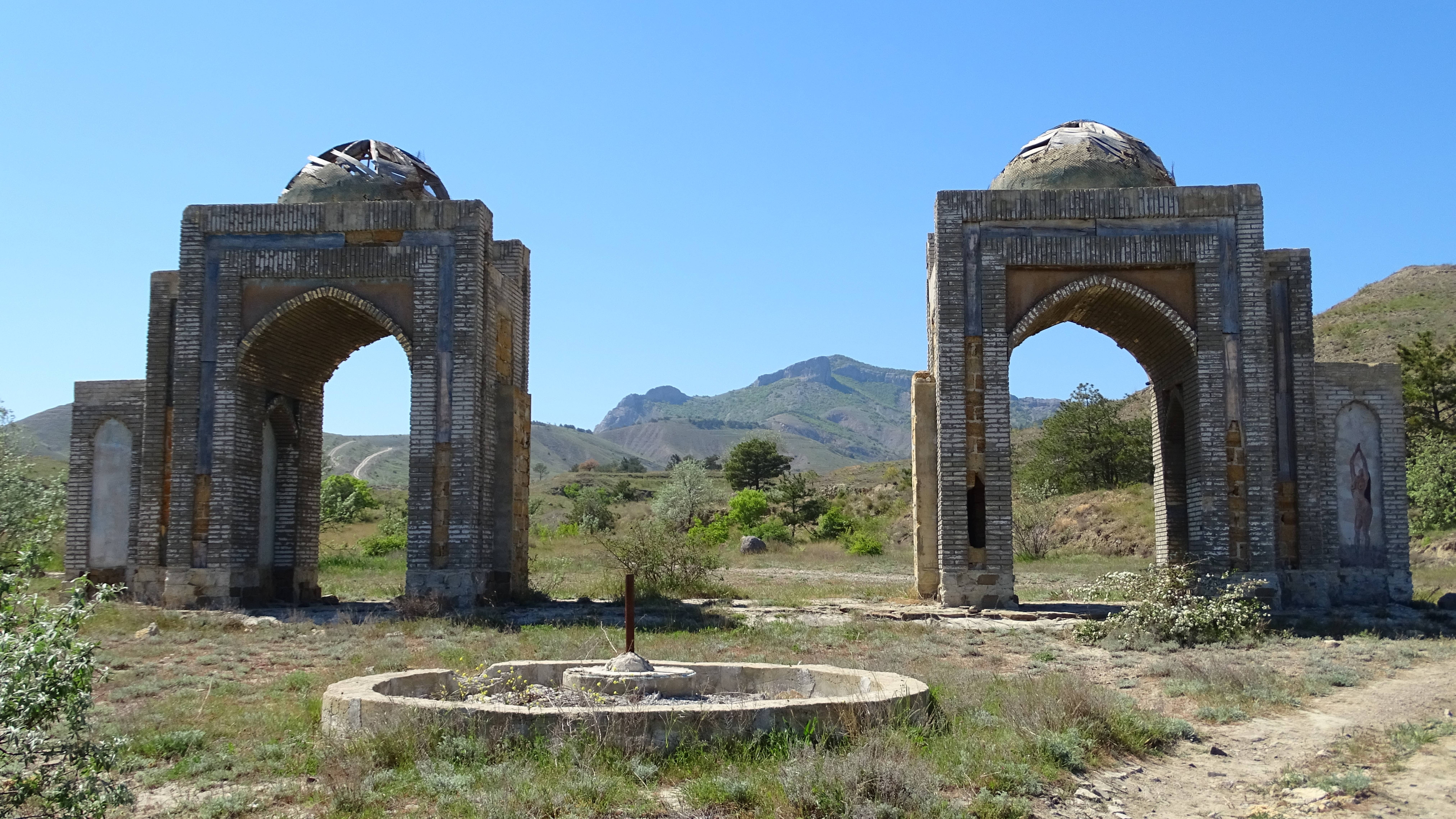 Крым. Городок кинодекораций в Солнечной долине. смотреть онлайн