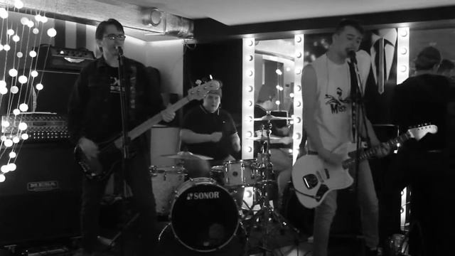 The Seventeens (Live) смотреть онлайн