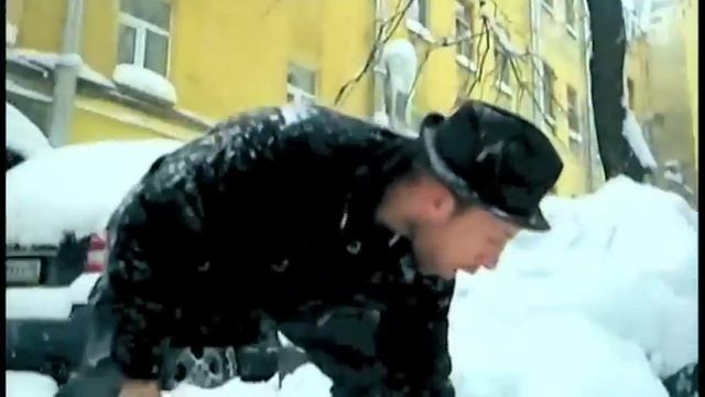 Уборка снега в Питере. LET IT SNOW смотреть онлайн