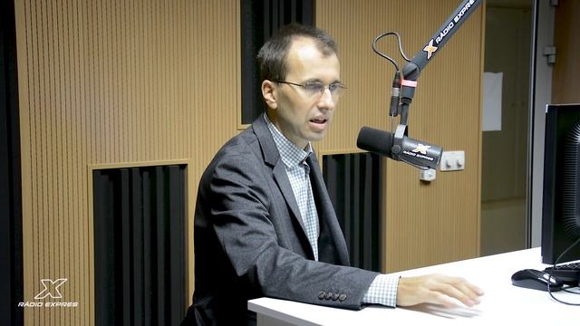 Ján Kovalčík - Politici sľubujú predražené diaľnice a cesty prvej triedy sa nám zatiaľ rozpadajú смотреть онлайн