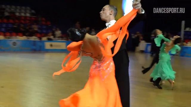 Pavel Zakharenko - Alisa Busurova RUS, Slow Foxtrot, Grand Prix Dynamo 2019 смотреть онлайн