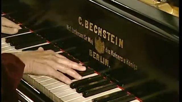 Ближе все ближе | Елена Крупская смотреть онлайн