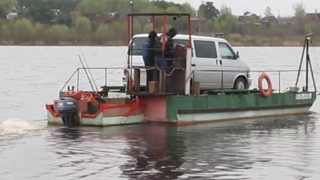 Волжанка паром на другой берег Волги