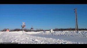 ПОЕЗД // Как он это делает , чистит снег на рельсах ???//