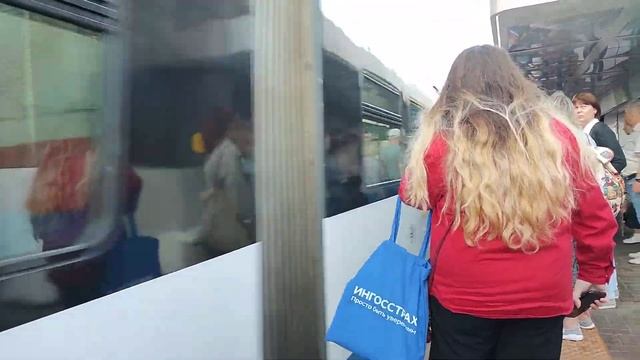 Электропоезд Эг2тв "Иволга 2.0" На станции Одинцово. смотреть онлайн