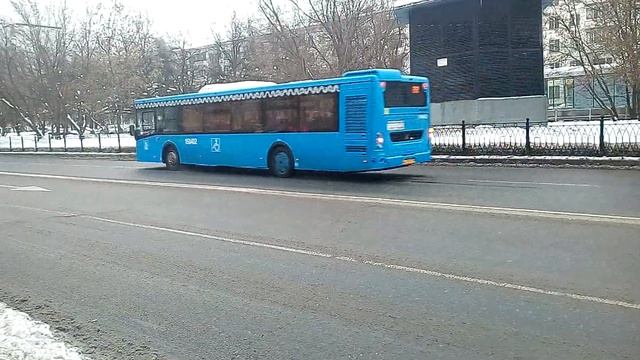 Два автобуса ЛиАЗ-5292.65 борт 150402 по маршруту 212 и ЛиАЗ-5250 по маршруту 472 смотреть онлайн