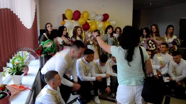 Турійський ліцей  - випускники 2022 року готуються до загального фото!