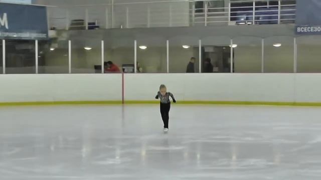 Турнир ЦФМ по фигурному катанию на коньк 3 й юношеский, девочки Произвольная программа 9# Влада МЯЗ смотреть онлайн