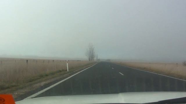 Foggy road, Australia 2012 смотреть онлайн