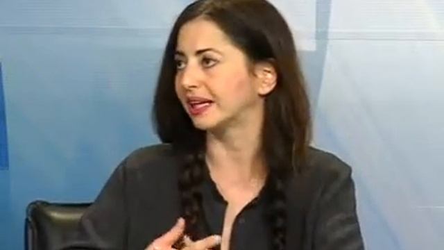 Intervista a Elena Russo Arman - Milano Sipario Telelombardia 15.04.205 смотреть онлайн