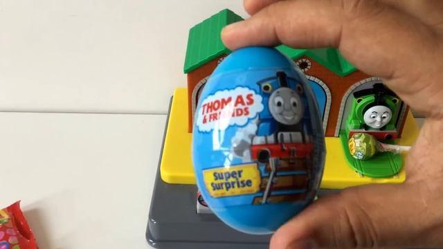 Thomas And Friends Pop Up Surprise Egg And Chupa Chups