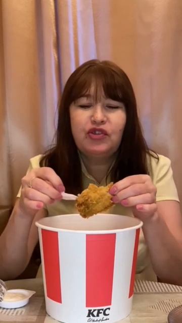 Острые крылышки с KFC #мукбанг #еда #mukbang #рецепты #пп#вкусняшки #пицца #суши #хорошеенастроение смотреть онлайн