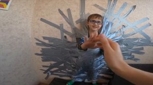 Супер Много Скотча На Стене Челлендж - Выдержит Ребенка