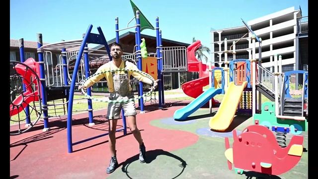 Rumble in the JungleGym смотреть онлайн